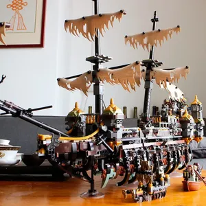 Ensemble de blocs de construction de <span class=keywords><strong>bateau</strong></span> <span class=keywords><strong>pirate</strong></span> impérial <span class=keywords><strong>des</strong></span> <span class=keywords><strong>Caraïbes</strong></span>, 2294 pièces, modèle de navire amiral compatible 71042, jouet de construction en plastique pour tous les âges - Product Image 3