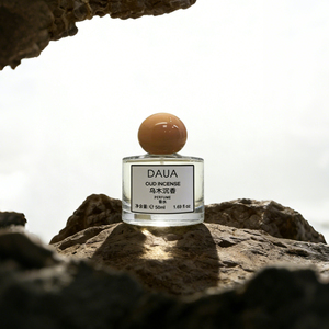 Caja de Regalo de Lujo con Lámina Plateada, Atomizador Premium Unisex de 50 ml, Logotipo Personalizado con Grabado, Perfume Floral Ecológico de Alta Gama - Product Image 2