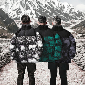 Abrigo de invierno informal para hombre al por mayor, chaqueta acolchada OEM con logotipo personalizado, cortavientos con retazos y cierre de cremallera con estampado frontal - Product Image 3