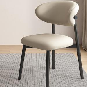 Chaise de salle à manger rembourrée de style scandinave, structure en bois massif, design moderne, pour salle à manger, usage adulte - Product Image 3