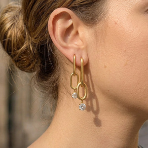 Pendientes colgantes geométricos de acero inoxidable con circonita y engaste de garra para uso diario - Product Image 2