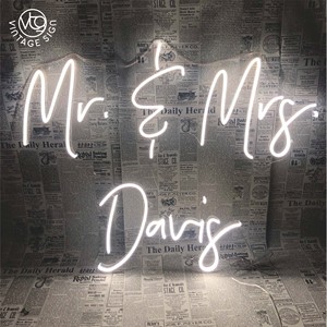 Personalizzato Mr. & Mrs. Insegna al Neon con Cognome, Luce LED Bianca per Sfondo Matrimonio, Decorazione per Ricevimenti e Feste Romantiche - Product Image 1