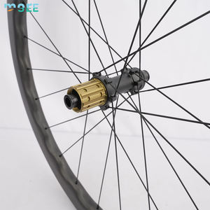 Jeu de roues de vélo de route en fibre de carbone SeeMore ODM/OEM 45/50 mm Aero Wave, roues en carbone 700c, frein à <span class=keywords><strong>disque</strong></span> Center Lock, largeur 28 mm, 24H de rayons - Product Image 3