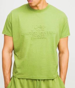 Conjunto de Camiseta y Pantalones Cortos M Star con Estampado en Relieve, Efecto Encogido, Acabado Lavado y Textura de Durazno, Color Verde Oliva - Product Image 3
