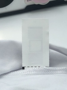 Impermeabile lavabile passivo <span class=keywords><strong>rfid</strong></span> abbigliamento <span class=keywords><strong>tag</strong></span> UHF <span class=keywords><strong>RFID</strong></span> etichetta per la cura dell'abbigliamento per la gestione della lavanderia per il monitoraggio dell'abbigliamento - Product Image 5