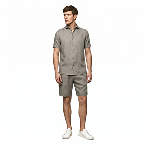 Ensemble deux pièces d'été en coton mercerisé de haute qualité pour hommes, avec logo personnalisé, idéal pour les tenues de golf et de villégiature de luxe. - Product Image 5