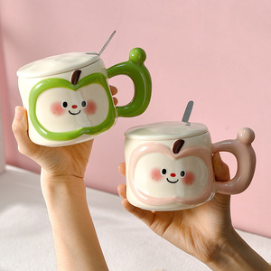 Lelyi Vendas Diretas <span class=keywords><strong>Cute</strong></span> Apple Shaped Ceramic Cup com Tampa e Colher Ins Niche Design Produto de Qualidade do Fabricante - Product Image 4