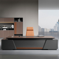 Bureau de direction minimaliste de grande taille, bureau moderne en forme de L avec armoire de rangement latérale pour le bureau du président