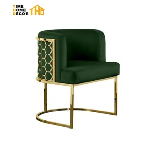 Silla decorativa de barril tapizada verde de lujo, silla de comedor de terciopelo con brazos anchos, tela, patas de acero de latón con respaldo de panal láser