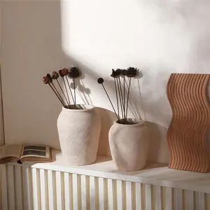 Vase de poterie de grande ferme au design concis, vases de fleurs en céramique d'argile rustique, nouvelle collection