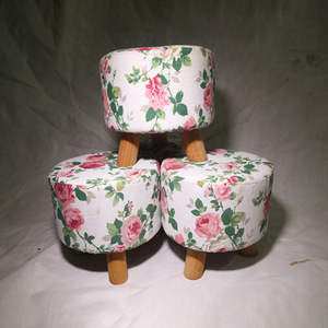 Tabouret rond à imprimé floral en bois massif 30x30x30 cm avec housse amovible, pouf de style traditionnel pour la maison - Product Image 1