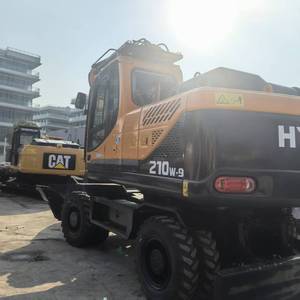 Excavadora de Ruedas Hyundai de 21 Toneladas de Peso Operativo con Cucharón de Excavación y Componente Central del Motor - Product Image 3