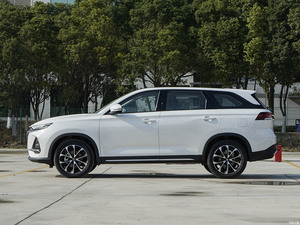 Modèle <span class=keywords><strong>2023</strong></span> Changan <span class=keywords><strong>Auchan</strong></span> X7 Automatique Gauche Essence SUV Occasion Bon État Toit Ouvrant Panoramique Sièges en Cuir Chine Vente Chaude - Product Image 4