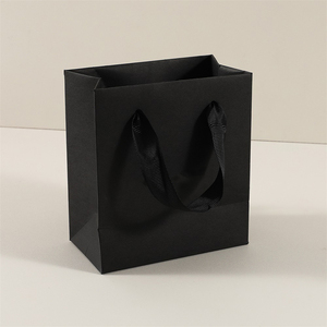 Custom Logo Wholesale Luxury Gift Shopping Bags Handles Recyclable Packaging Underwear Clothing Socks Jewelry Packaging Bag - Product Image 3