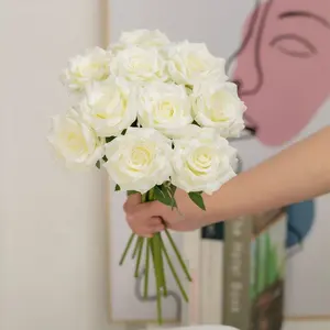 Toptan çiçek ipek buket ev düğün dekoratif çiçekler için yapay çiçekler kırmızı beyaz gül çiçekler