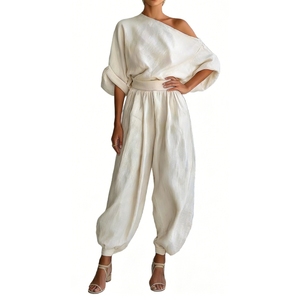 Completo da donna a tinta unita <span class=keywords><strong>con</strong></span> top monospalla asimmetrico a manica corta e <span class=keywords><strong>pantaloni</strong></span> larghi, set 2 pezzi Sehe Fashion - Product Image 1