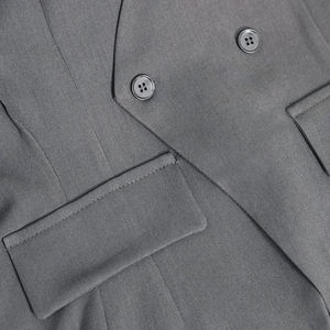 Ensemble chic 2 pièces pour femme : haut sans manches et short, alliant élégance professionnelle et confort décontracté pour une polyvalence optimale - Product Image 5