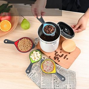 カスタムシリコン製折りたたみ計量カップ4個セット、家庭用食品グレードベーキングツール、目盛り付きで伸縮可能 - Product Image 3