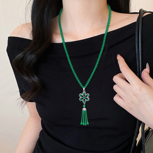 Traditional Chinese Style Green Beaded Necklace Flower Tassel Pendant Long Chain Fashion Jewelry Accessory - Product Image 3