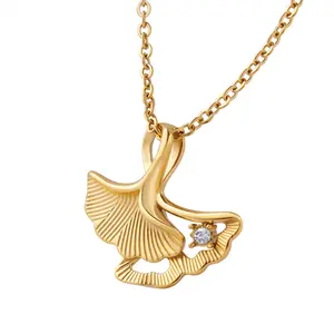 Collana con foglia geometrica a forma di ventaglio in acciaio inox placcato oro 18K collana pendente in zircone Ginkgo Biloba