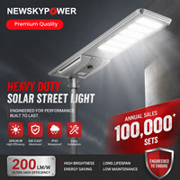 Se han vendido más de 100.000 unidades de farolas solares todo en uno de alta resistencia de 30W, 40W, 60W, 80W, 100W y 120W para proyectos gubernamentales de carreteras públicas.