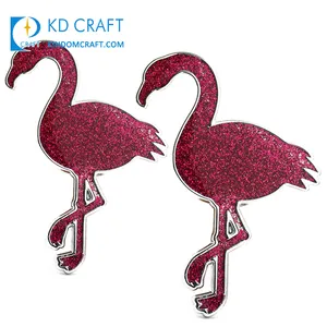 Özel tasarım şeffaf noel yaka pin kendi logo yapmak metal emaye glitter epoksi kaplama flamingo rozeti