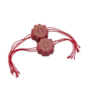 Etiquetas Colgantes Personalizadas de Lujo <span class=keywords><strong>con</strong></span> Cordón de Poliéster Repujado, Etiquetas Ecológicas de Nylon <span class=keywords><strong>para</strong></span> Relojes <span class=keywords><strong>con</strong></span> Logotipo de Marca <span class=keywords><strong>para</strong></span> Plástico - Product Image 3