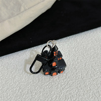 Nieuw ontwerp Zoete en coole kleine spook sleutelhanger charms 3D spookthema hartvormige hanger Halloween studenten aangepaste charms