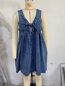 Femmes respirant col en V profond à lacets maigre Denim combinaison barboteuses plissé sans manches une pièce pantalon côté Denim combinaison - Product Image 6