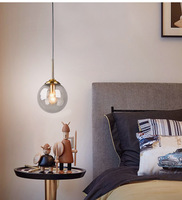 Petites lampes suspendues nordiques modernes Lustre à suspension boule ronde avec globe en verre ambré pour le salon