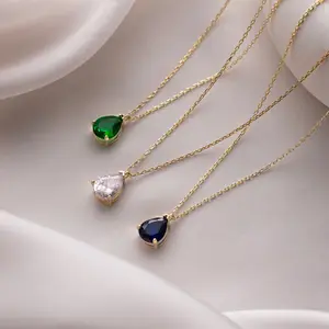 Individuelles beliebtes Teardrop Emerald-Halsband zierliche Schichtung Geburtssteine-Halsband Weihnachtsgeschenke für sie