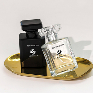 Bouteille de <span class=keywords><strong>Parfum</strong></span> en Verre Carrée Plate de 50 ml, Vide et Rechargeable, avec Bouchon Noir Mat à Vis, Pompe Vaporisatrice et Sérigraphie - Product Image 2