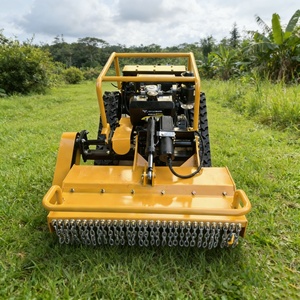 Tondeuse à gazon intelligente télécommandée automotrice de type chenillé tout-terrain pour ferme avec lame rotative - Product Image 3