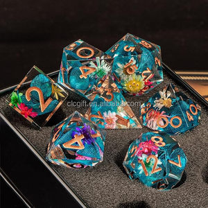 Jeu de 7 dés de fleurs DND faits à la main en résine à double cœur pour donjons et dragons Jeux de table - Product Image 2