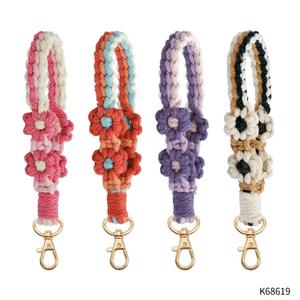 Porte-clés lanière de poignet à fleurs pour porte-clés Bracelet tissé Soft Boho Macrame Handmade Let Keychain - Product Image 2