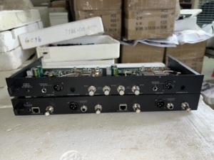 Micro không dây chuyên nghiệp hai kênh EIF QLX24D chất lượng tốt, dùng cho biểu diễn sân khấu, karaoke, micro UHF - Product Image 5