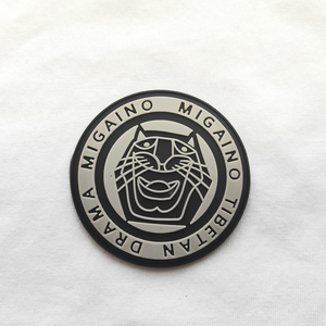 Tùy Chỉnh Mềm PVC Nhiệt Báo Chí Các Bản Vá Lỗi Thương Hiệu Logo 3D Silicone PVC Cao Su Sắt Trên Vá Huy Hiệu Nhãn Cho Quần Áo Quần Áo Hat - Product Image 1