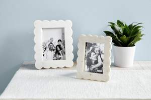Cadre photo en MDF fait main personnalisé avec bord ondulé blanc pour une décoration romantique de la maison - Product Image 2
