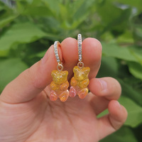 Pendientes de Plástico con Forma de Oso en Degradado de Color, Mini, Lindos, Color Caramelo, Novedad 2026, Gran Venta