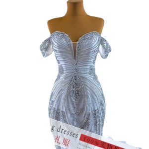 S0502L Nouvelle Robe de Mariée Élégante et Ajustée à Une Épaule, Ornée de Perles et de Traîne Argentée, Collection 2026 - Product Image 5