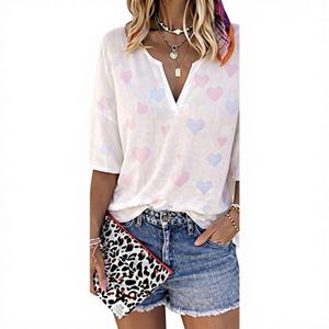 Chemisier pull-over vintage pour femme, col en V, 100 % coton voile, blanc délavé, imprimé pigmenté à faible opacité - Product Image 1