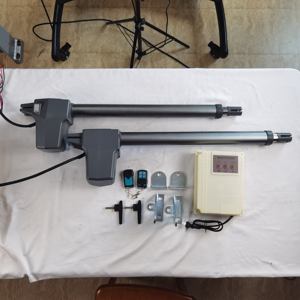 Ouvre-porte automatique à balançoire à commande à distance, moteur AC/DC, 350 kg*2, alimenté par énergie solaire, pour usage résidentiel, directement de l'usine - Product Image 5