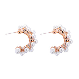 Orecchini Geometrici a Mezza Luna con Perle, Design Minimalista ed Elegante, Gioielli da Donna, Orecchini Statement - Product Image 5