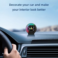 Rafraîchisseur d'air pour voiture Sortie de parfum Bouche d'air Aromathérapie Parfum d'intérieur RGB Music Rhythm Lamp Voice Pick Up Atmosphere Light