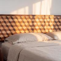 Juego de Muebles de Dormitorio de Lujo de Madera Maciza China de Estilo Mid-Century con Diseño Geométrico, Cama King Size de Alta Gama