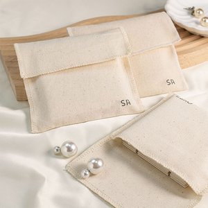 Pochette cadeau en velours de coton biologique certifié GOTS, qualité OEM, avec logo personnalisé imprimé, pour bijoux, chaussures ou sacs à main - Product Image 2