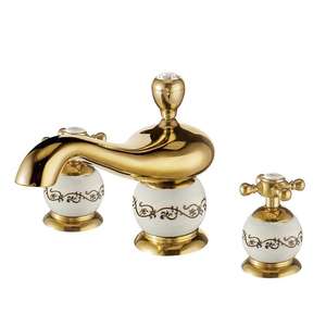 Robinet à trois trous en laiton européen Bassin <span class=keywords><strong>sous</strong></span>-comptoir en titane doré Robinet <span class=keywords><strong>de</strong></span> lavabo séparé pour <span class=keywords><strong>salle</strong></span> <span class=keywords><strong>de</strong></span> <span class=keywords><strong>bain</strong></span> à eau chaude froide à double poignée - Product Image 4