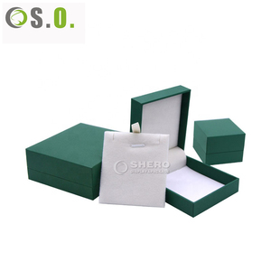 Boîte d'emballage de bijoux en papier en similicuir vert sur mesure haut de gamme pour bague collier pendentif Emballage et présentation - Product Image 4