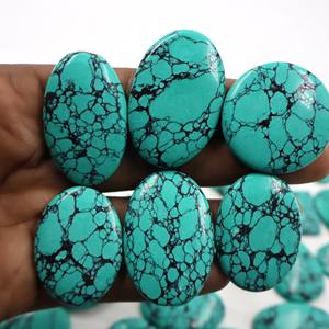 100% cabujón de turquesa sintético de piedras preciosas sueltas talladas a mano naturales de forma y tamaño mixtos para la fabricación de joyas de piedras preciosas - Product Image 1