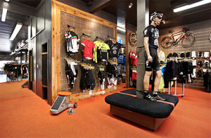 Decoración de Tienda de Bicicletas con Diseño Personalizado - Product Image 4